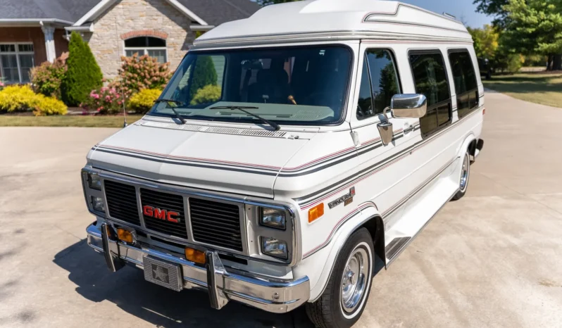 
								1991 GMC Vandura 2500 Starcraft Conversion Van full									