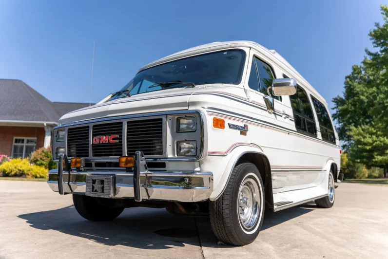
								1991 GMC Vandura 2500 Starcraft Conversion Van full									
