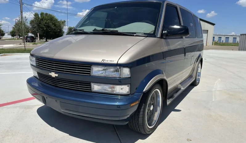 
								2000 Chevrolet Astro Regency Conversion Van full									
