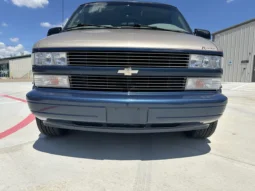 
										2000 Chevrolet Astro Regency Conversion Van full									