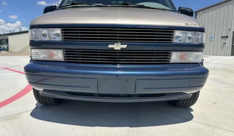 
								2000 Chevrolet Astro Regency Conversion Van full									
