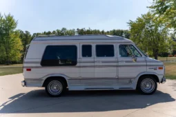 
										1991 GMC Vandura 2500 Starcraft Conversion Van full									