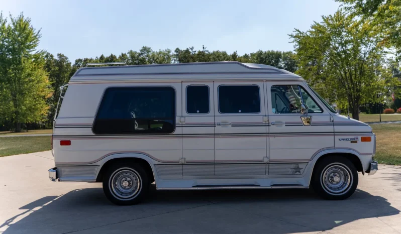 
								1991 GMC Vandura 2500 Starcraft Conversion Van full									