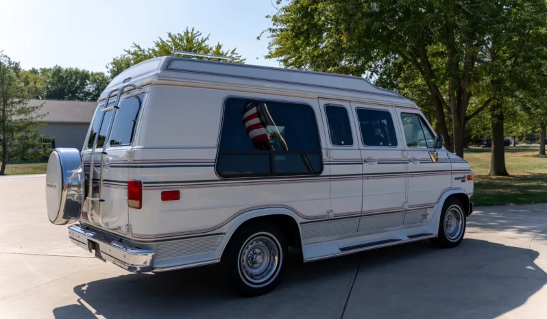 
								1991 GMC Vandura 2500 Starcraft Conversion Van full									