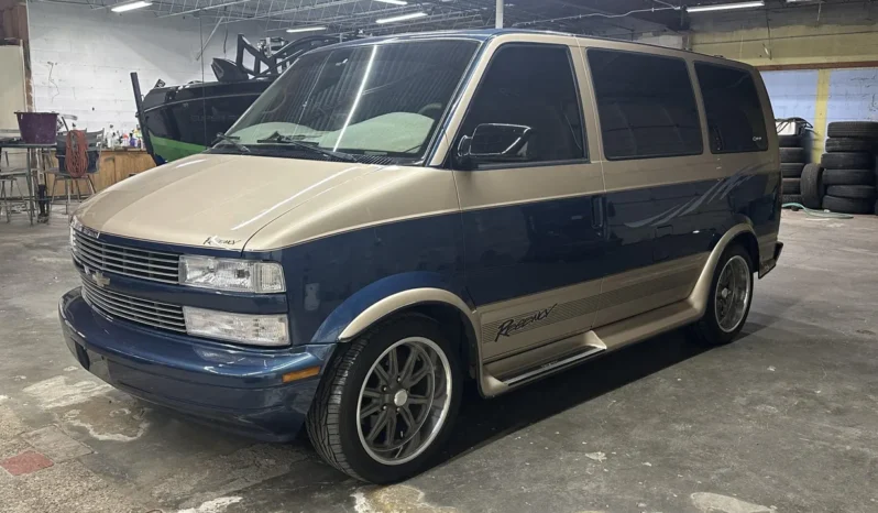 
								2000 Chevrolet Astro Regency Conversion Van full									
