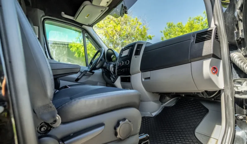 
								2012 Mercedes-Benz Sprinter 2500 Executive Coach full									