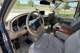 
										2000 Chevrolet Astro Regency Conversion Van full									