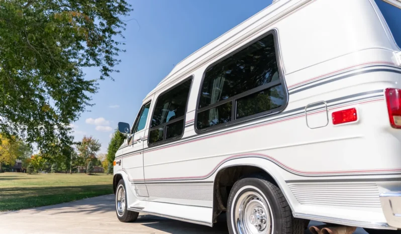 
								1991 GMC Vandura 2500 Starcraft Conversion Van full									