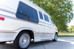 
										1991 GMC Vandura 2500 Starcraft Conversion Van full									