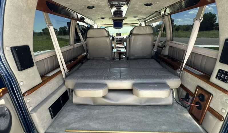 
								2000 Chevrolet Astro Regency Conversion Van full									