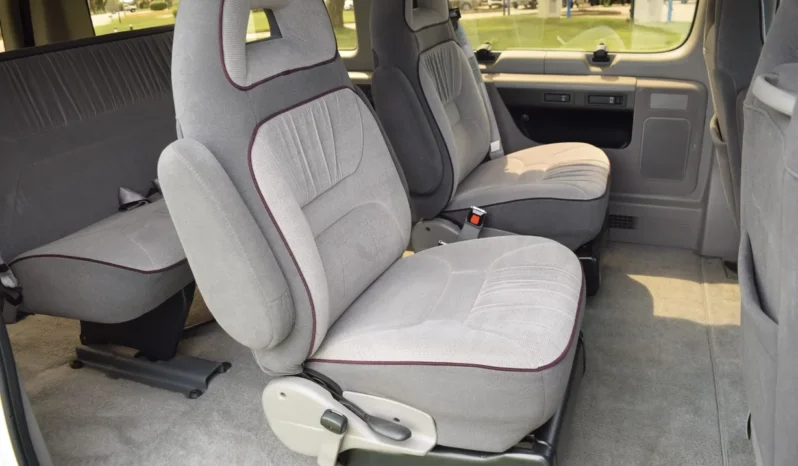 
								1997 Ford E-350 Club Wagon Chateau 7.3L Power Stroke full									