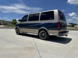 
										2000 Chevrolet Astro Regency Conversion Van full									