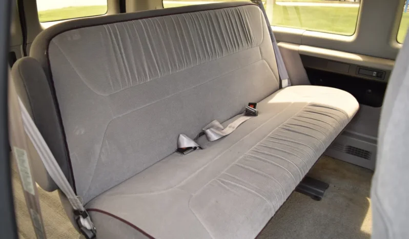 
								1997 Ford E-350 Club Wagon Chateau 7.3L Power Stroke full									