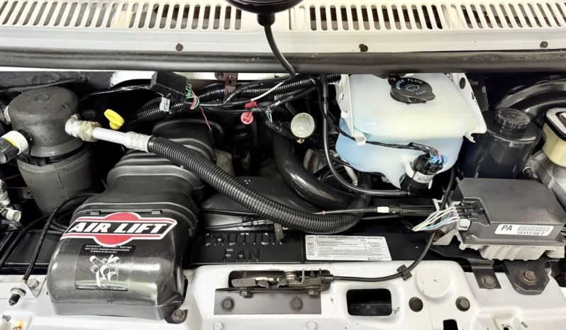 
								1995 Chevrolet G30 RV Conversion by Coachmen Vans full									