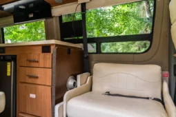 
										2014 Winnebago Era 70X Motorhome full									