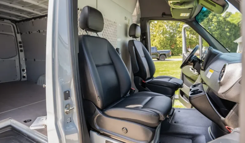
								2023 Mercedes-Benz Sprinter 2500 Cargo Van full									