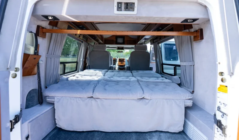 
								1991 GMC Vandura 2500 Starcraft Conversion Van full									