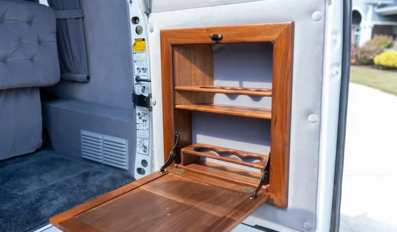 
								1991 GMC Vandura 2500 Starcraft Conversion Van full									
