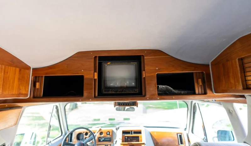 
								1991 GMC Vandura 2500 Starcraft Conversion Van full									