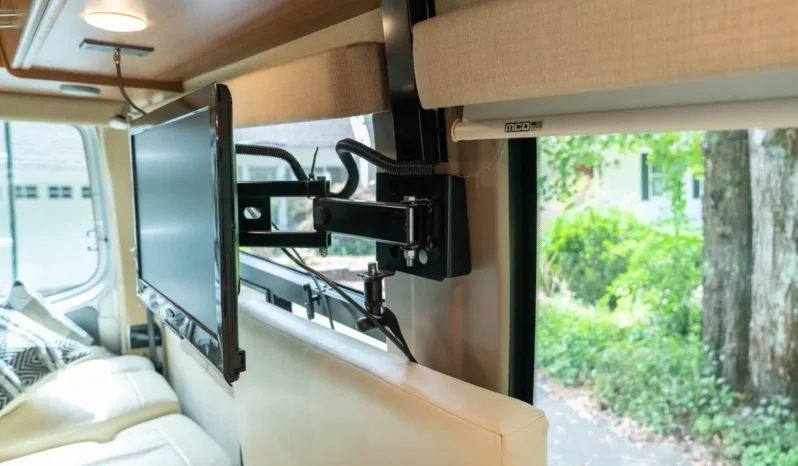 
								2014 Winnebago Era 70X Motorhome full									