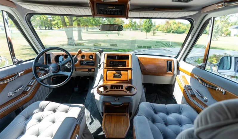 
								1991 GMC Vandura 2500 Starcraft Conversion Van full									