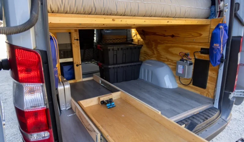 
								2018 Mercedes-Benz Sprinter Sportsmobile Camper full									