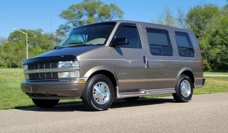 
								2002 Chevrolet Astro Quality Coaches Conversion Van full									