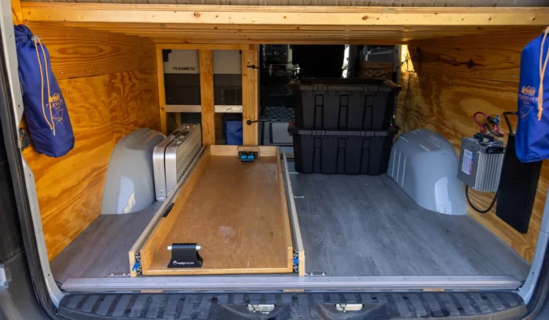 
								2018 Mercedes-Benz Sprinter Sportsmobile Camper full									