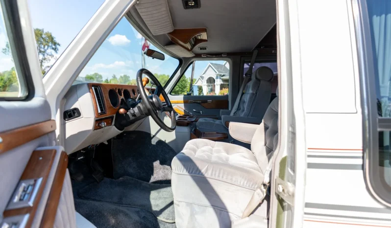 
								1991 GMC Vandura 2500 Starcraft Conversion Van full									