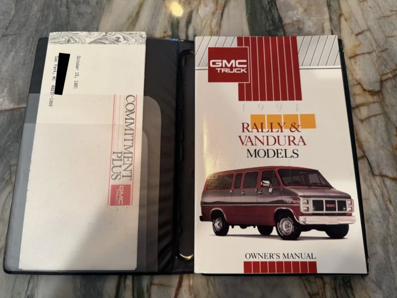 
								1991 GMC Vandura 2500 Starcraft Conversion Van full									