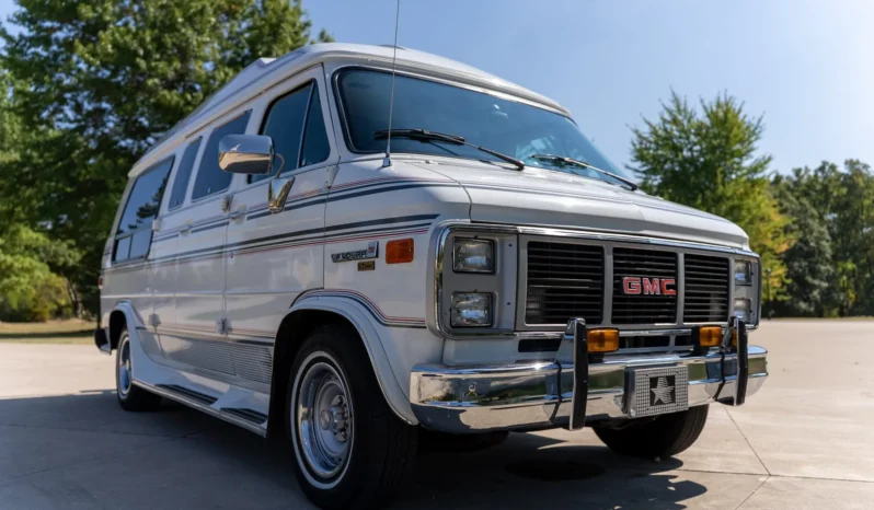 
								1991 GMC Vandura 2500 Starcraft Conversion Van full									