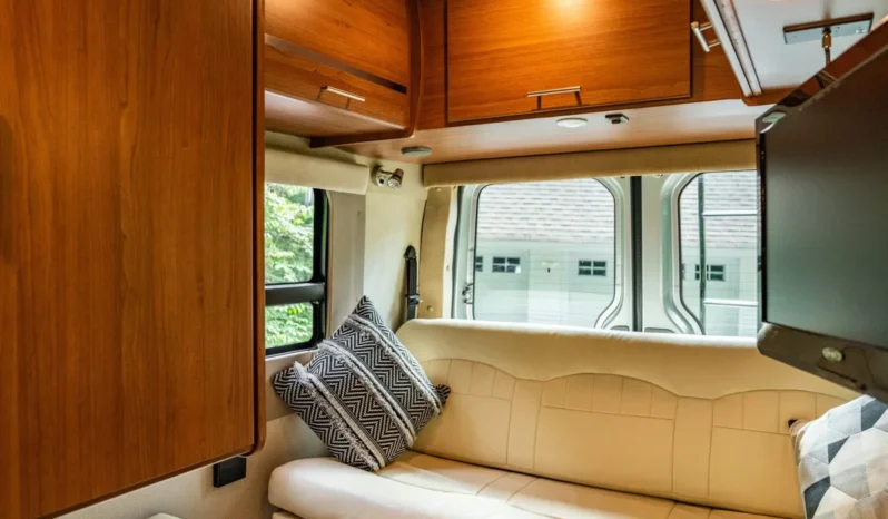 
								2014 Winnebago Era 70X Motorhome full									