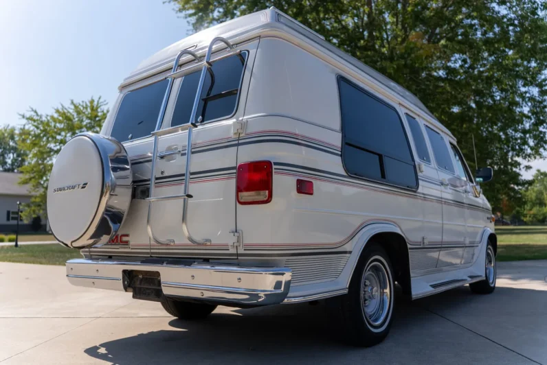 
								1991 GMC Vandura 2500 Starcraft Conversion Van full									