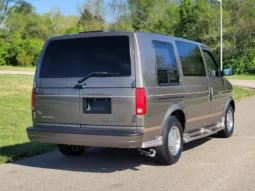 
										2002 Chevrolet Astro Quality Coaches Conversion Van full									