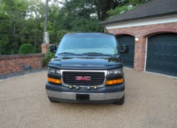 
										2003 GMC Savana G1500 Regency Conversion Van full									