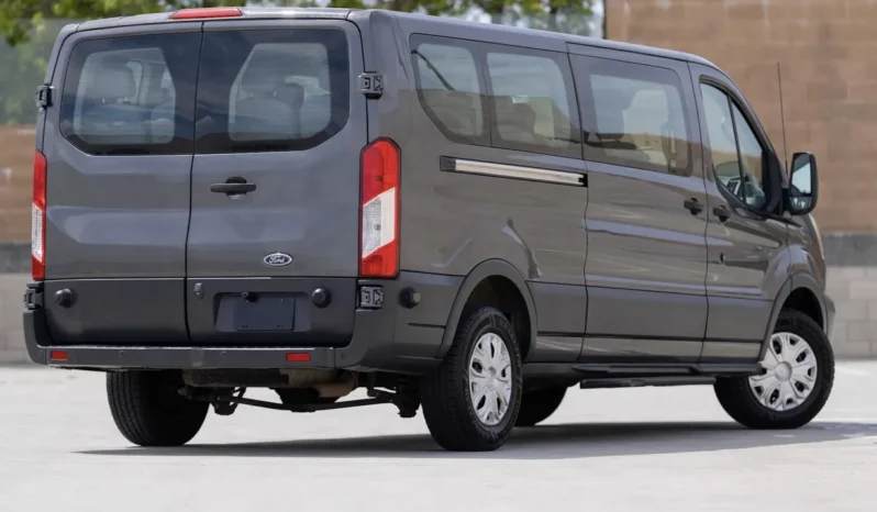 
								2016 Ford Transit 350 XLT 15-Passenger Wagon full									