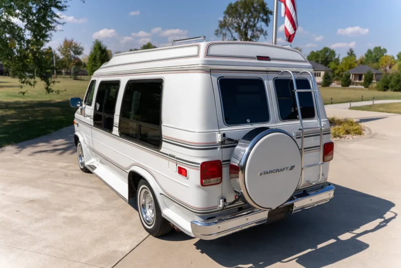 
								1991 GMC Vandura 2500 Starcraft Conversion Van full									